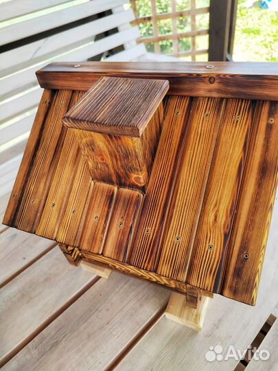 Кормушка для белок и птиц