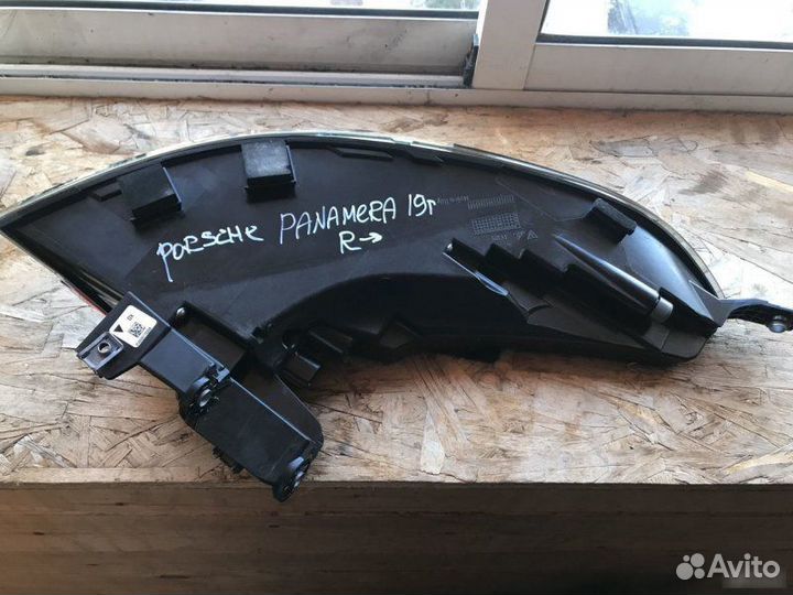 Фонарь наружный задний правый Porsche Panamera