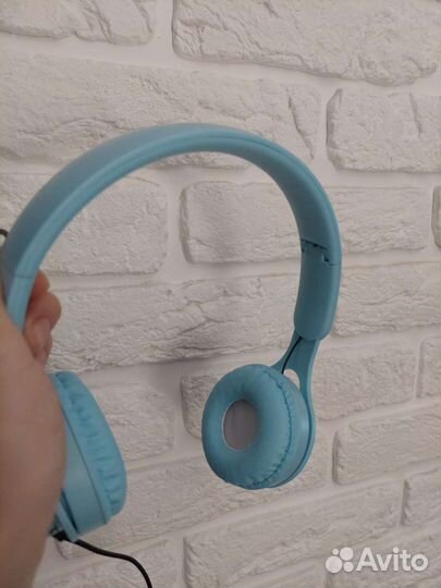 Беспров + провод наушники