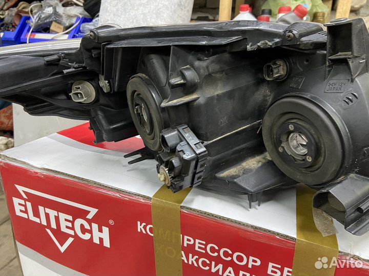 Фара toyota corolla 150