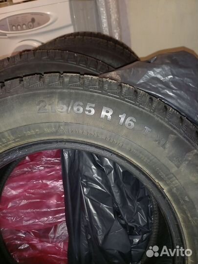 Continental ContiIceContact 4x4 215/65 R16