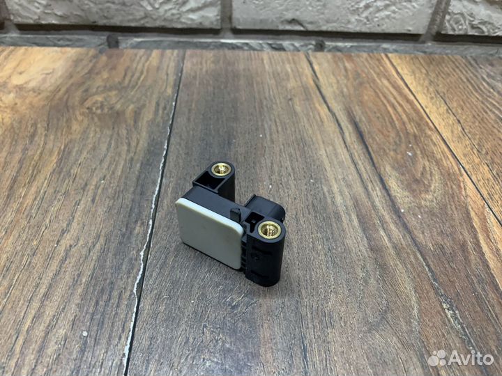 BMW 1-Series E87 Датчик AIR BAG