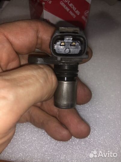 Датчик положения коленвала Toyota Hiace