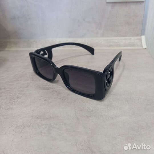 Солнцезащитные очки gucci