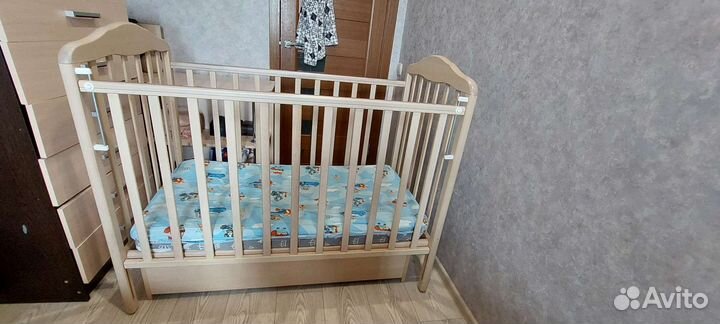 Детская кроватка