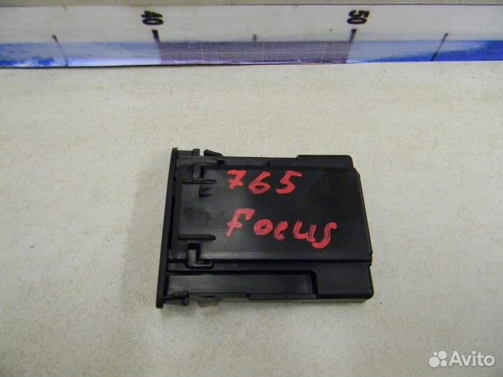 Накладка (кузов внутри) Focus III 2011