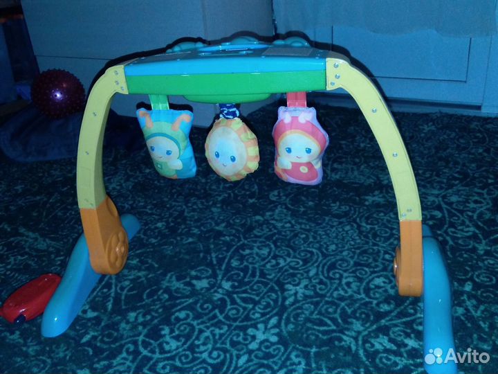 Развивающая дуга с игрушками турник playskool