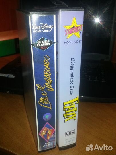 Видеокассеты vhs фирменные из 90 х в кейсе Много