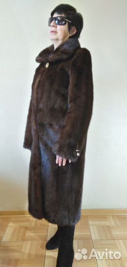 Продаю шубу норковую. Новую