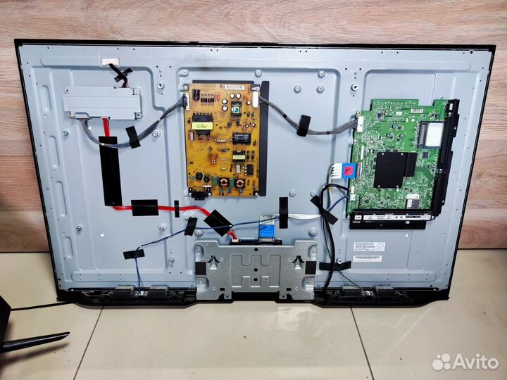 Телевизор LG 42LS570T (Разбор)(По запчастям)