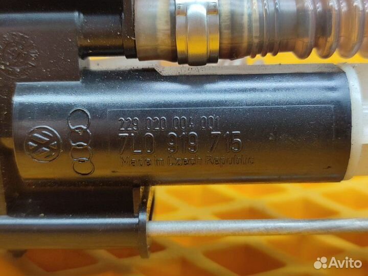 Трубка топливная правая Porsche Cayenne 957 4.8