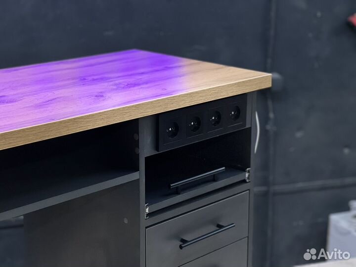 Маникюрный стол Комфорт с розетками