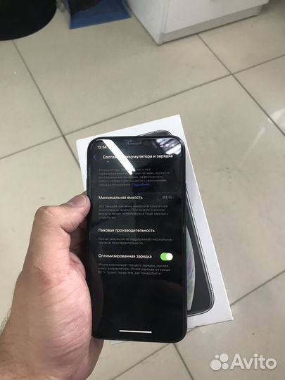 iPhone Xs, 64 ГБ
