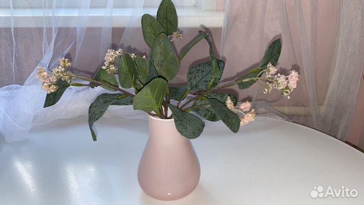 Декоративные цветы на островке Икеа