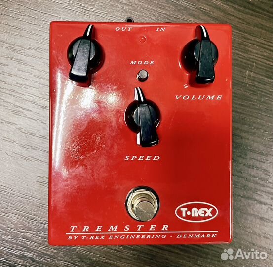 Гитарная педаль t-rex tremster