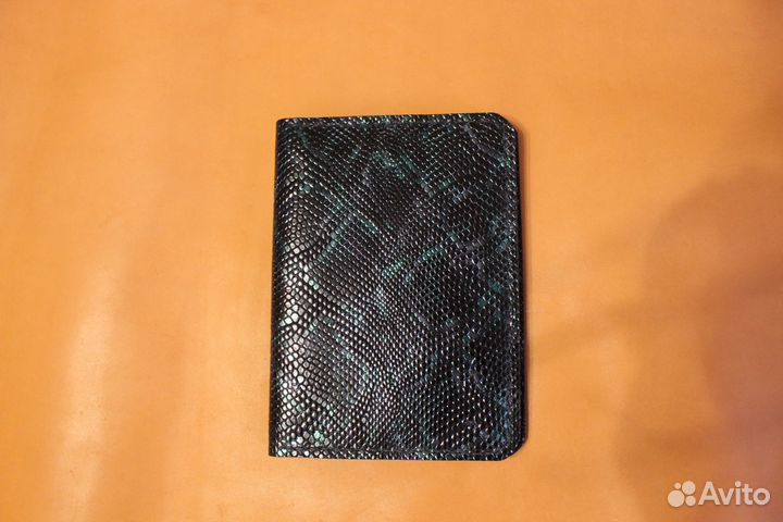 Обложка на паспорт с тиснением Змея