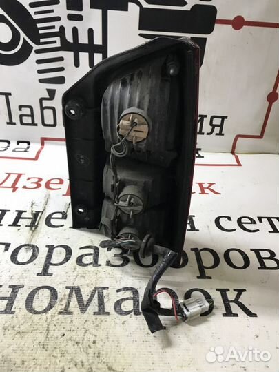 Фонарь задний левый Nissan Pathfinder