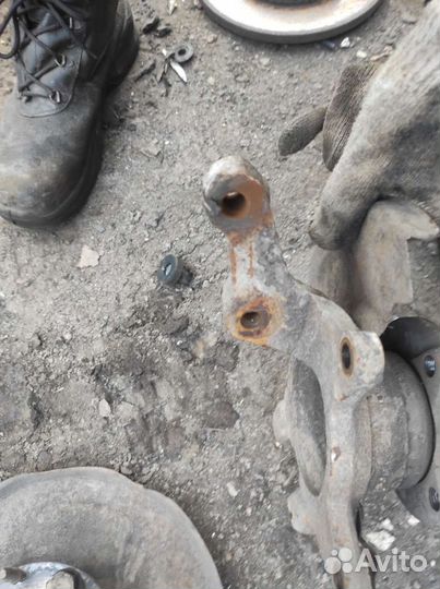 Кулак поворотный москвич азлк 2141 правый