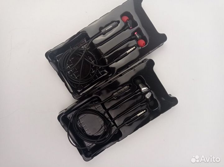 Проводные наушники