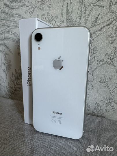 Телефон iPhone XR