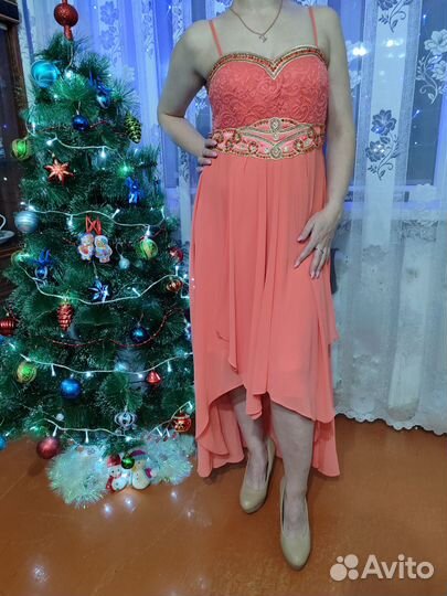 Платье праздничное