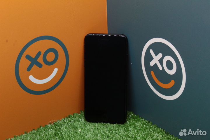 Телефон Apple iPhone 7 32Gb Black