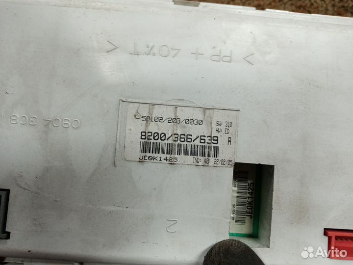 Панель приборов на Рено Символ 06г