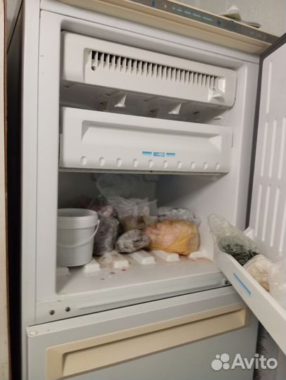 Продам холодильник самовывоз