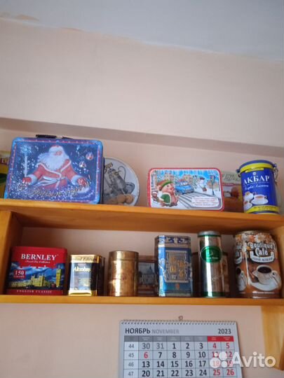 Шкатулки, чемоданчики из жести