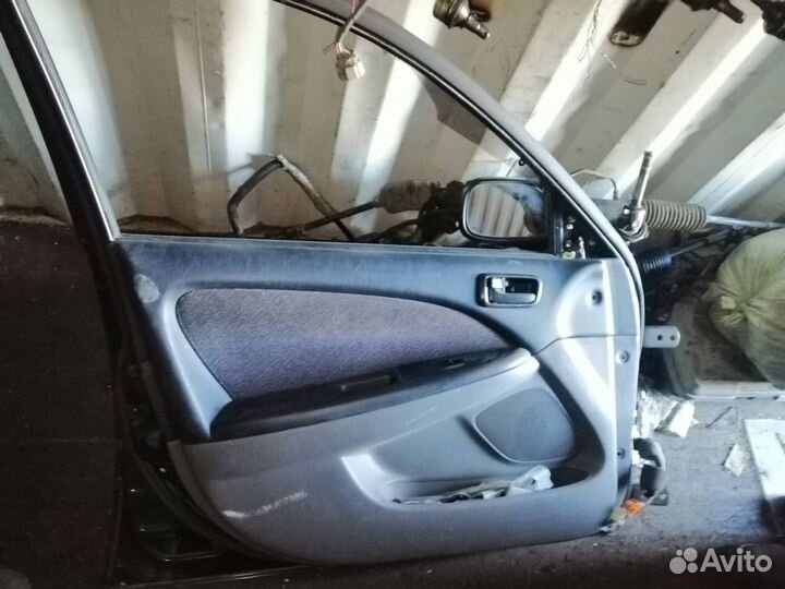 Дверь левая Toyota Caldina 210/15