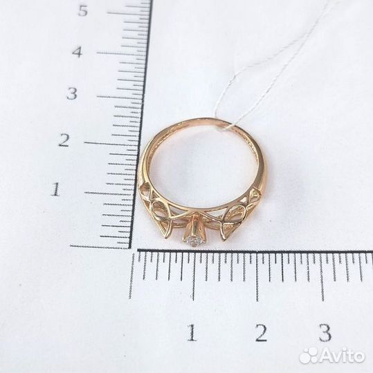 Золотое кольцо с бриллиантом 18,5р