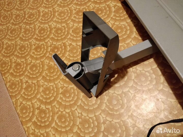 Кронштейн для крепления на стену