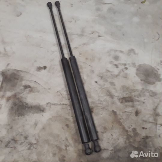 Стойки амортизаторы крышки багажника Пежо 206