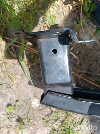 Передний усилитель бампера skoda octavia А5