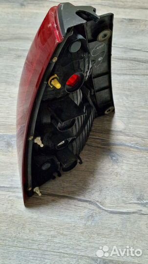 Фонарь задний правый Subaru Forester S11