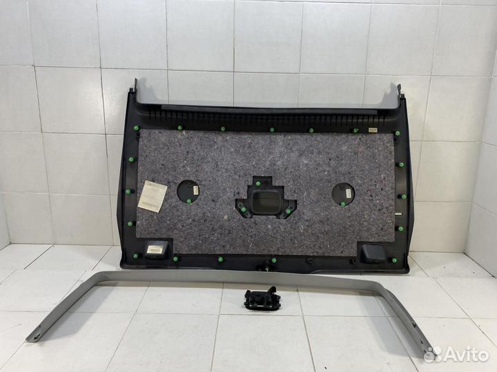 Обшивка двери багажника Mercedes-Benz V-класс W639 (2003—2014)