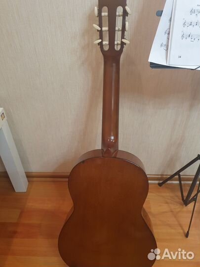 Классическая гитара 1/2