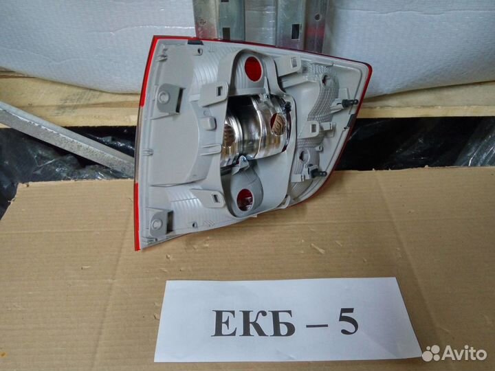 Фонарь левый Skoda Rapid 2012