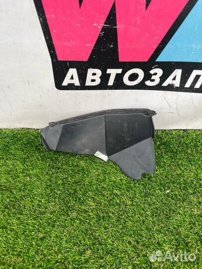 Водосток крышки багажника левый Tesla Model X 2018