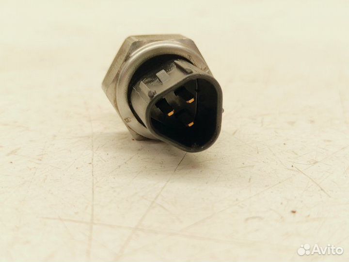 Датчик давления топлива Toyota Premio AZT240