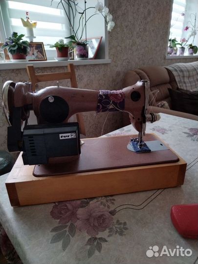 Машина швейная электрическая