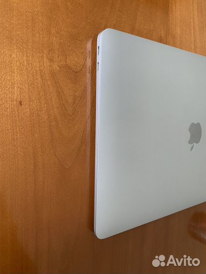 Apple MacBook air 13 2018 Retina(в идеале)