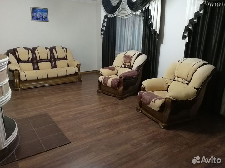 Диваны и кресло бу