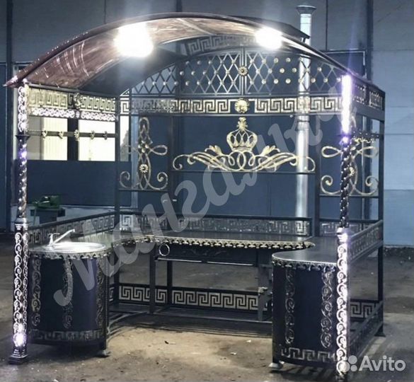 Мангал с крышей