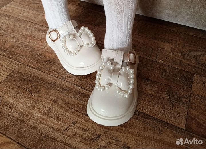 Туфли для девочки 25 размер новые