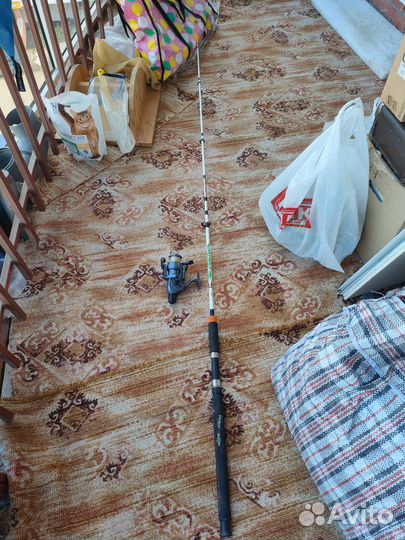 Спиннинг с катушкой