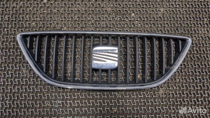 Решетка радиатора Seat Exeo, 2009