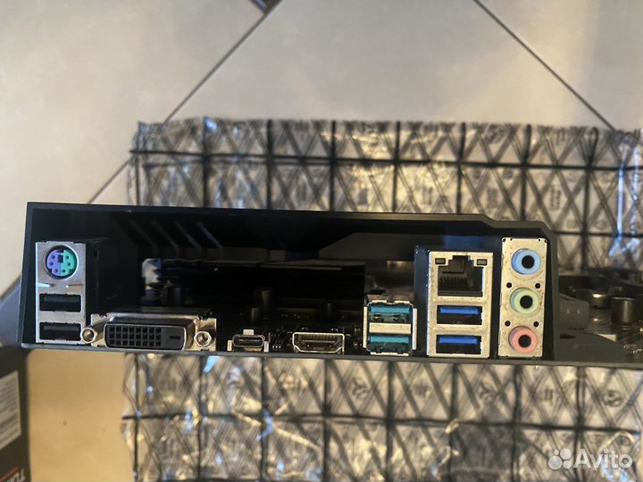 Материнская плата msi b550 tomahawk