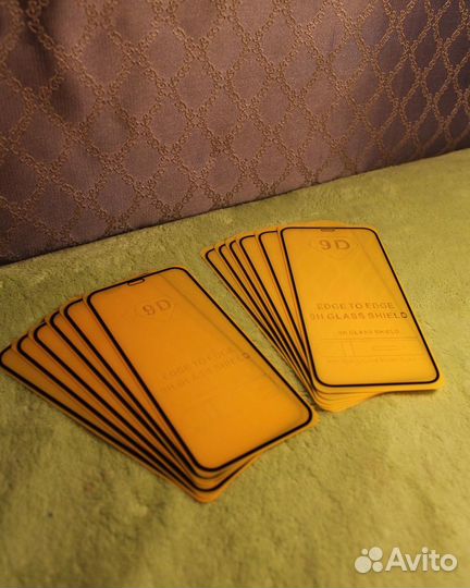 Защитные стекла на iPhone