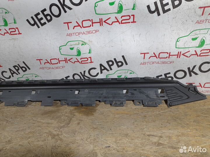 Накладка подножки правая Lexus LX450/460/570 (2007
